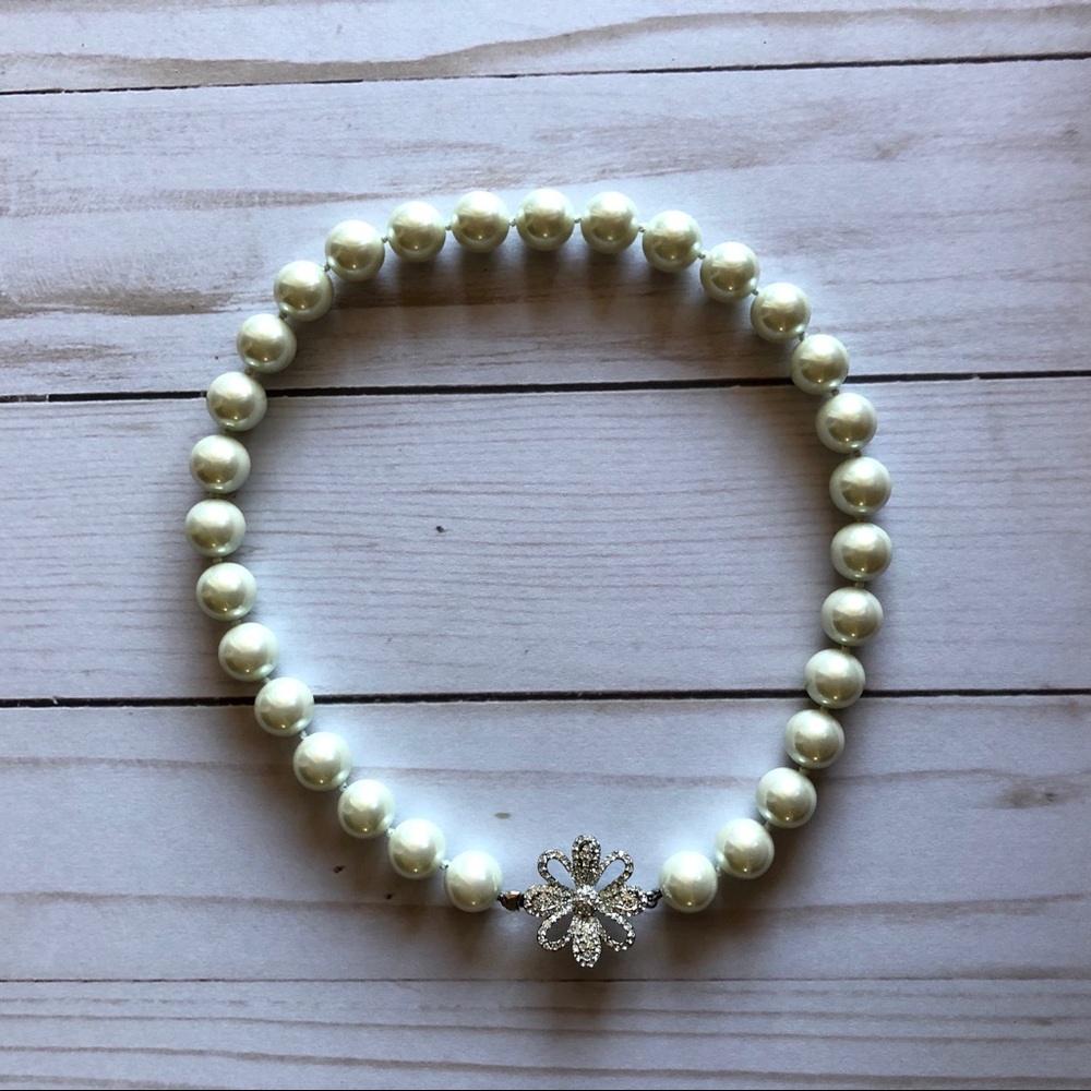 Carolee Lux White Beaded Faux Pearl Necklace